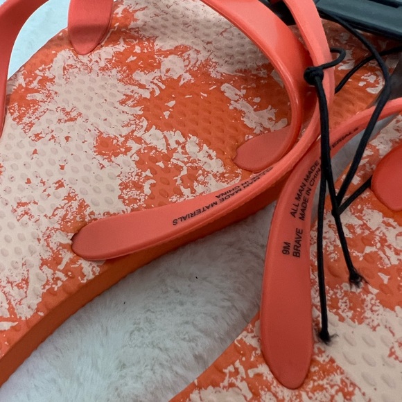 Hurley Women Flip Flop Thong Sandals Brave Size US 9M Melon Orange - Picture 2 of 3